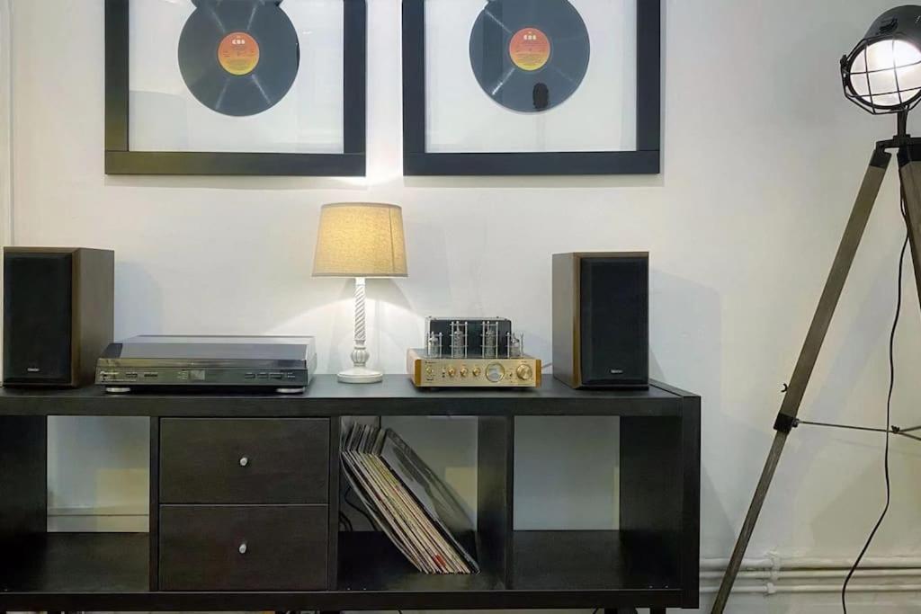 Urban Music Style Townhouse In Swansea City Center ภายนอก รูปภาพ