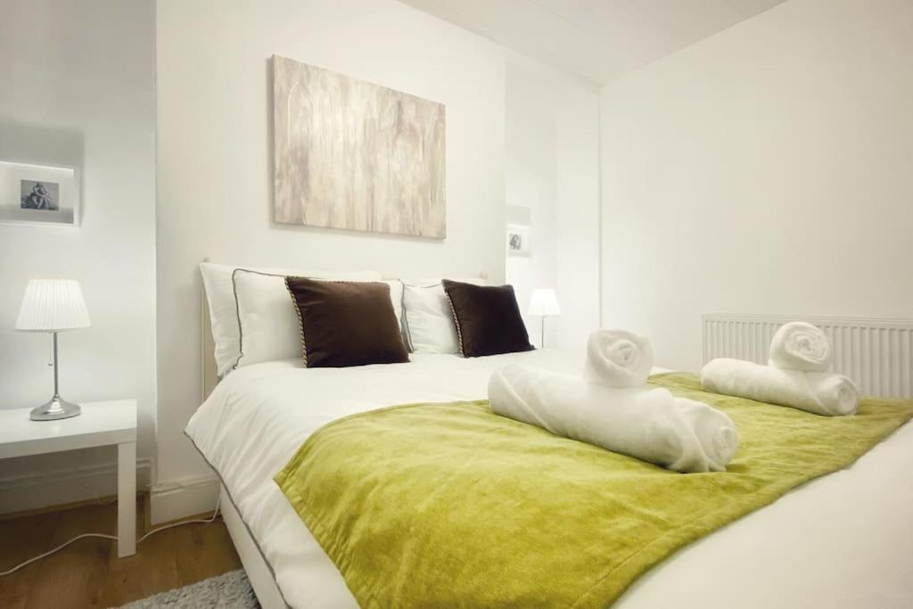 Urban Music Style Townhouse In Swansea City Center ภายนอก รูปภาพ