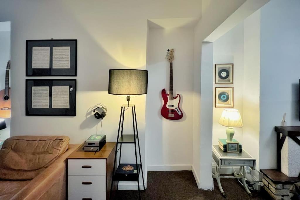 Urban Music Style Townhouse In Swansea City Center ภายนอก รูปภาพ